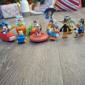Lot Of Vintage 90's Cartoon Character Figurine Lot Multicolor